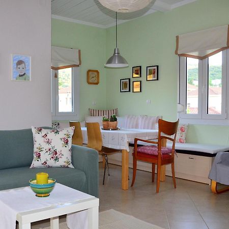 Family And Relaxing House In A Village Rodotopi Экстерьер фото